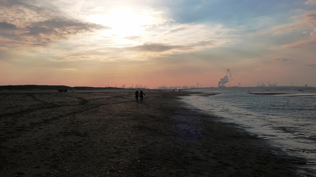 2007-11-17-16.24.28 Hoek van Holand Bea und Fra